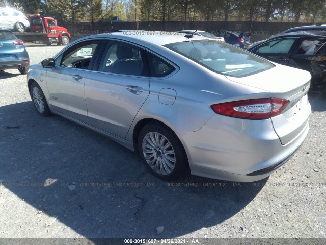 3FA6P0PU2GR393899  ford  2016 IMG 2