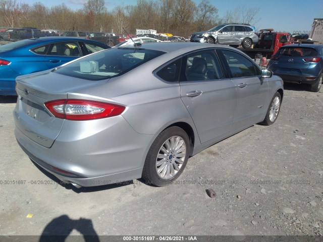 3FA6P0PU2GR393899  ford  2016 IMG 3