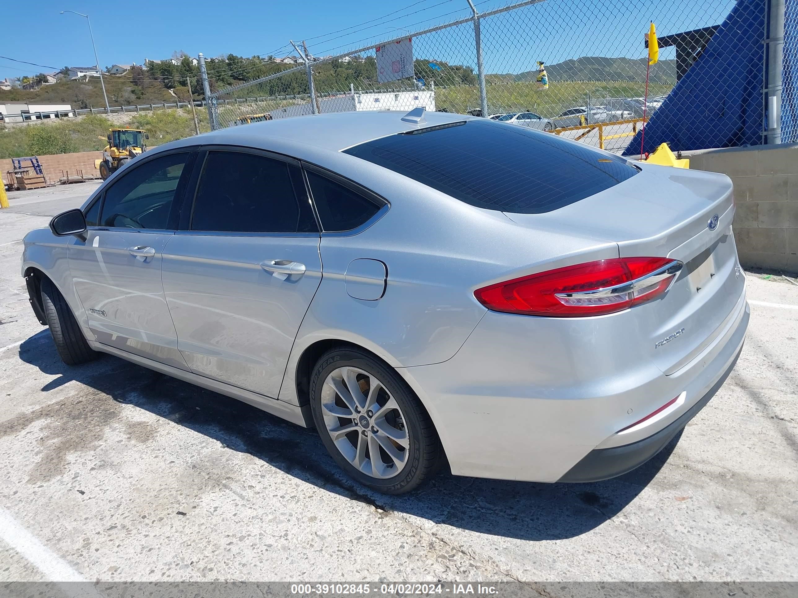 3FA6P0LU3KR201632  ford fusion 2019 IMG 2