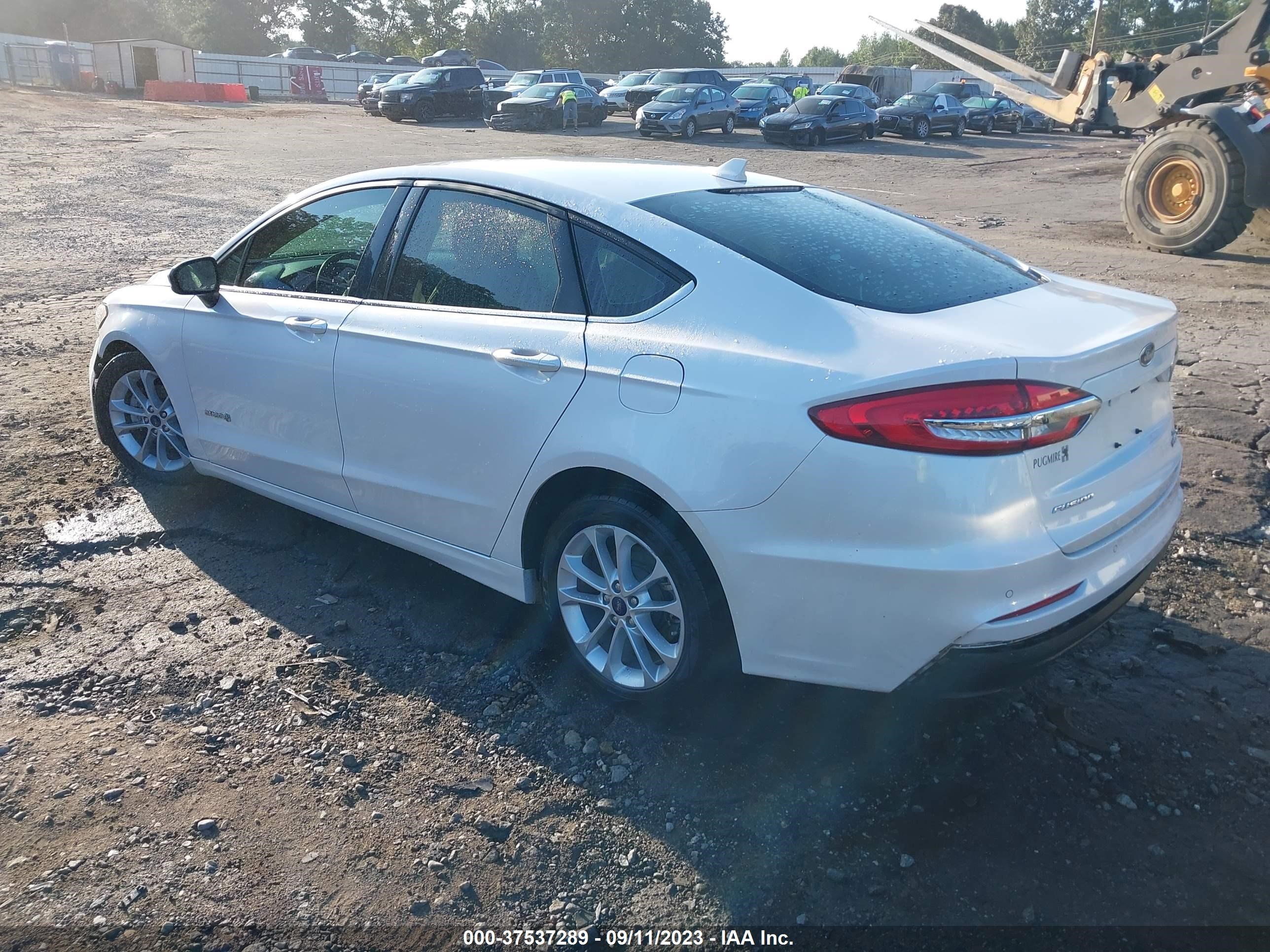 3FA6P0LU3KR267131  ford fusion 2019 IMG 2