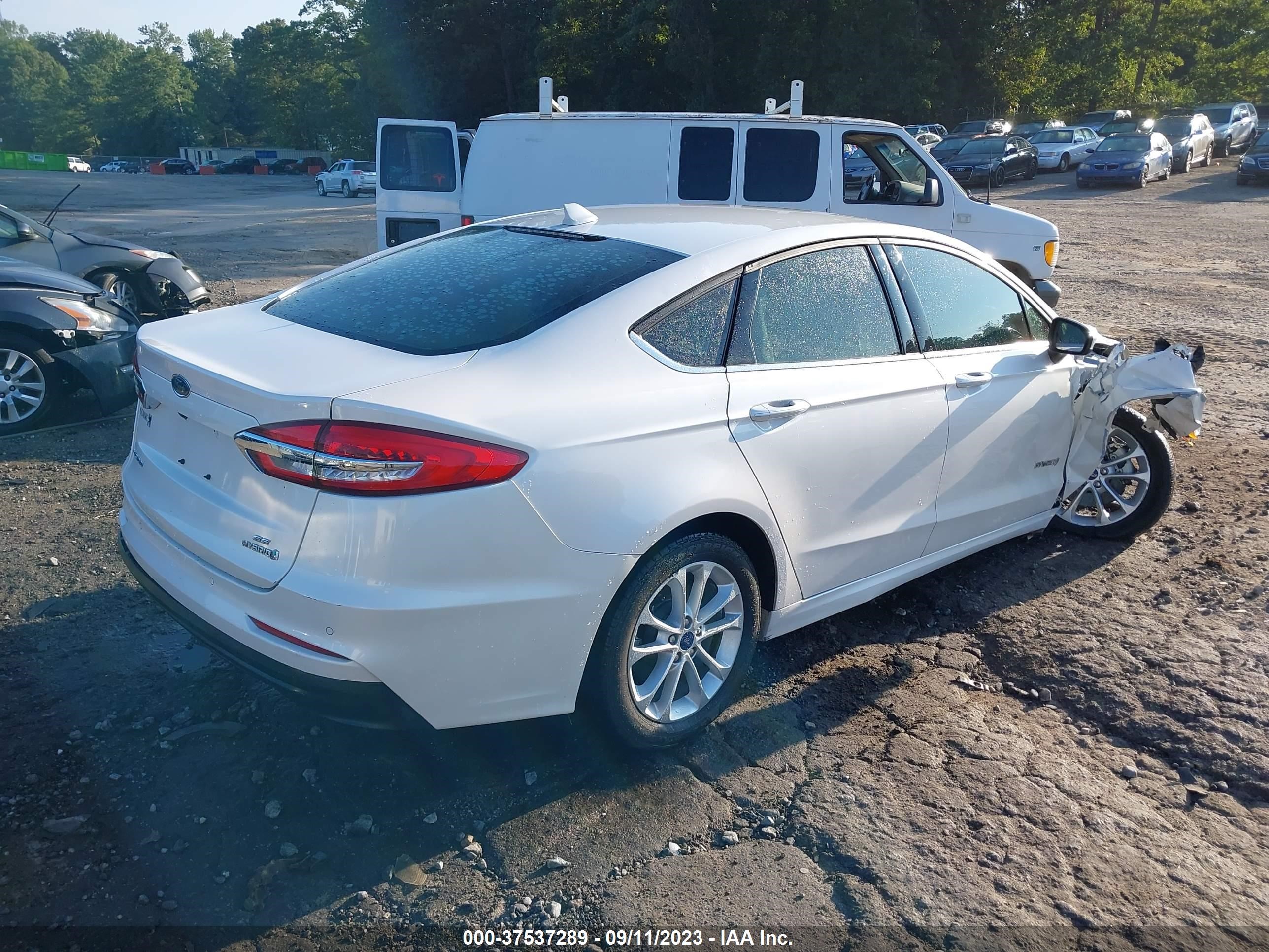 3FA6P0LU3KR267131  ford fusion 2019 IMG 3