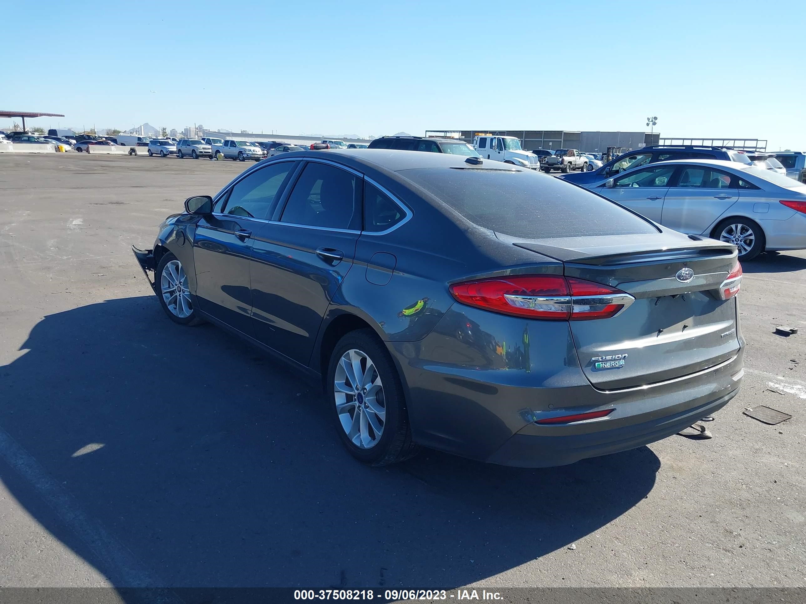 3FA6P0SU6KR201223  ford fusion 2019 IMG 2