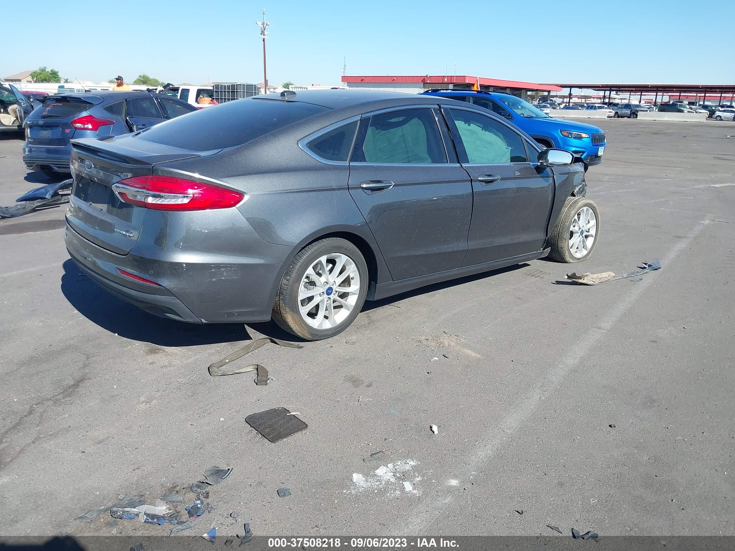 3FA6P0SU6KR201223  ford fusion 2019 IMG 3