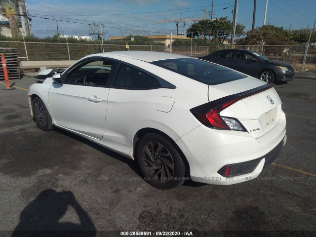 2HGFC4A51HH300299  honda civic coupe 2017 IMG 2