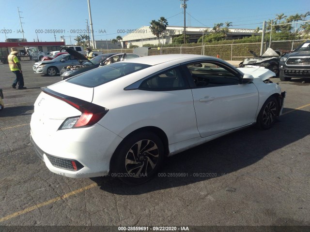 2HGFC4A51HH300299  honda civic coupe 2017 IMG 3