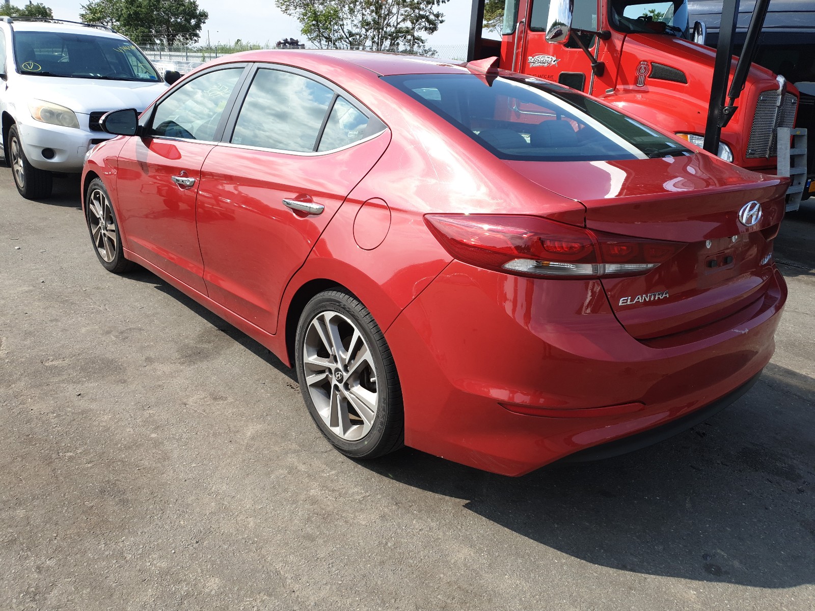 5NPD84LF3HH018461  hyundai  2017 IMG 2