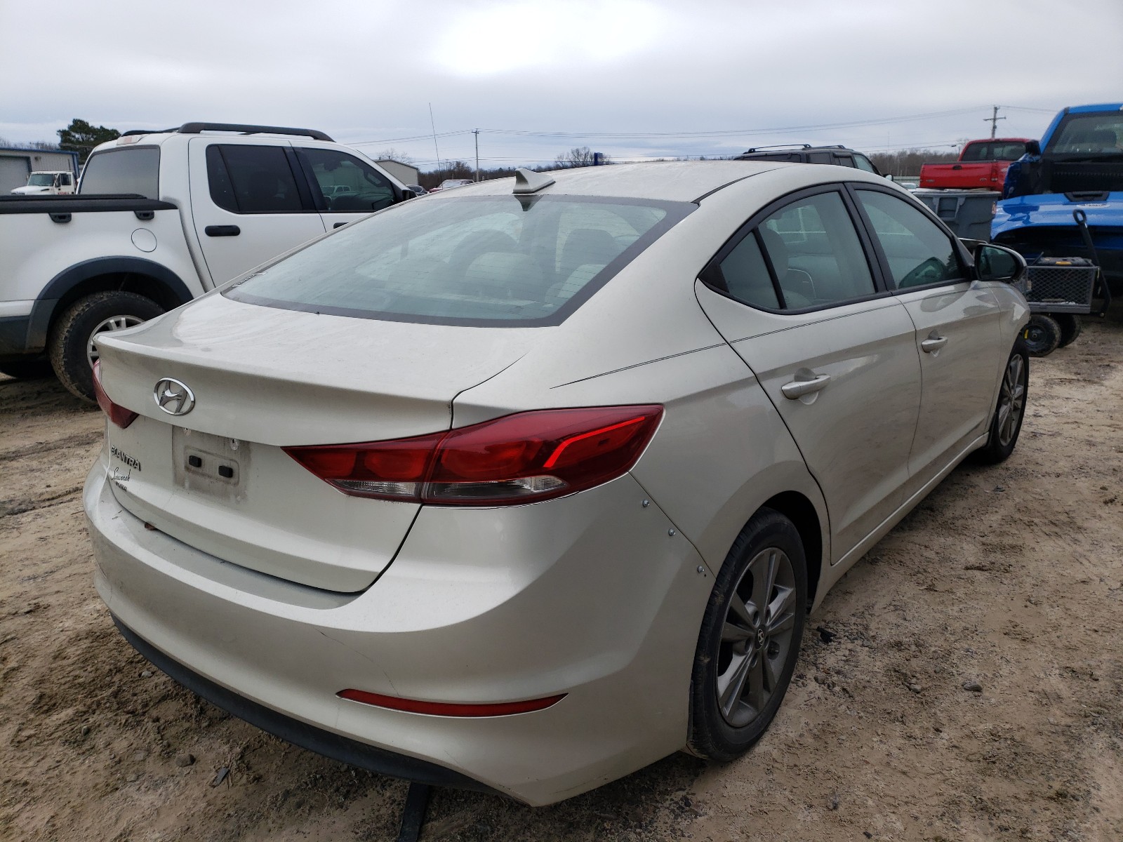 5NPD84LF6HH086446  hyundai  2017 IMG 3