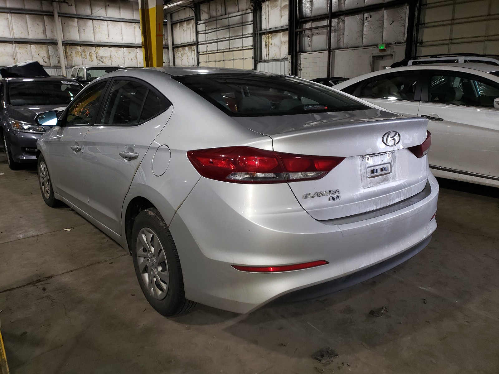 5NPD74LF3JH224811  hyundai  2018 IMG 2