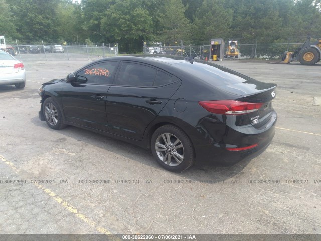 5NPD84LF3HH165556  hyundai elantra 2017 IMG 2