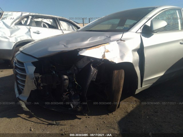 5NPD84LF4HH011020  hyundai elantra 2017 IMG 5