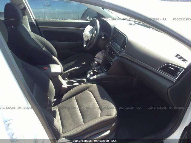 5NPD84LF5HH205216  hyundai elantra 2017 IMG 4