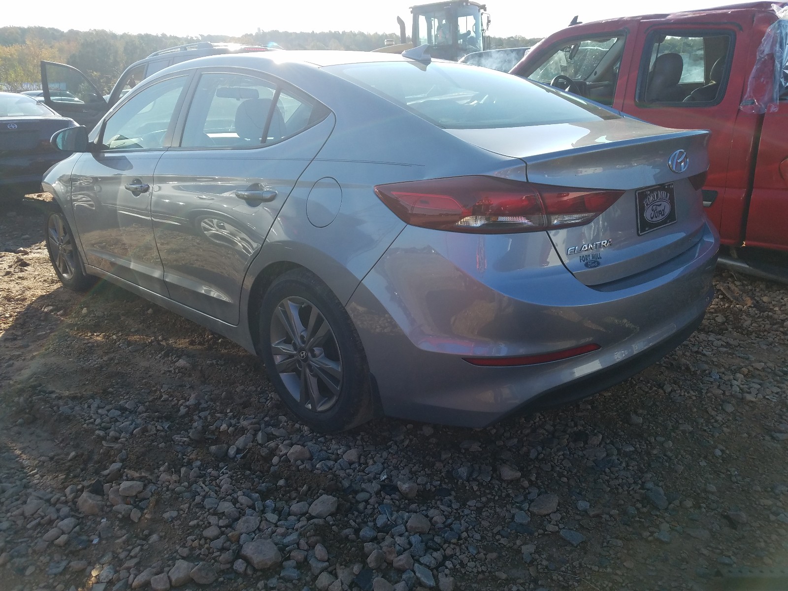 5NPD84LF6HH085944  hyundai elantra 2017 IMG 2