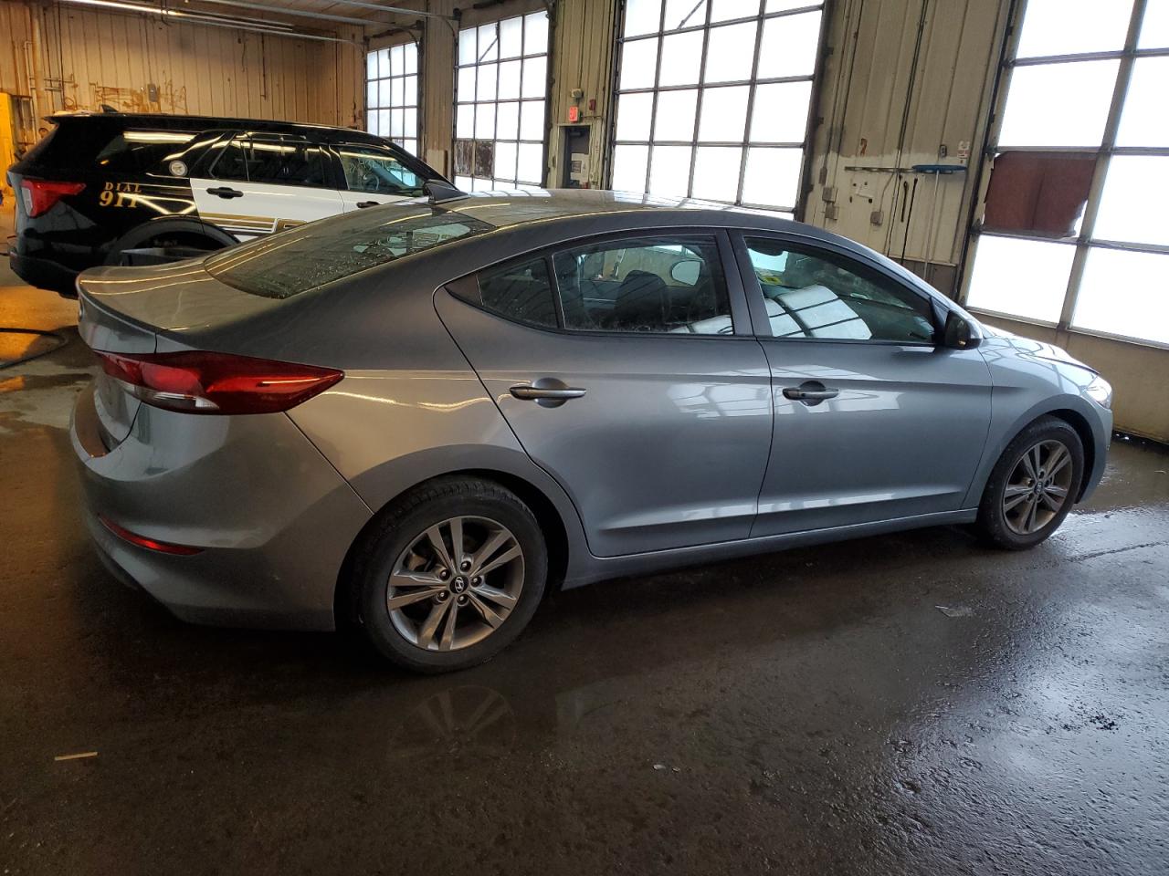 5NPD84LF6JH257217  hyundai elantra 2017 IMG 2