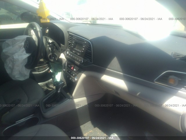 KMHD74LF1HU422203  hyundai elantra 2017 IMG 4