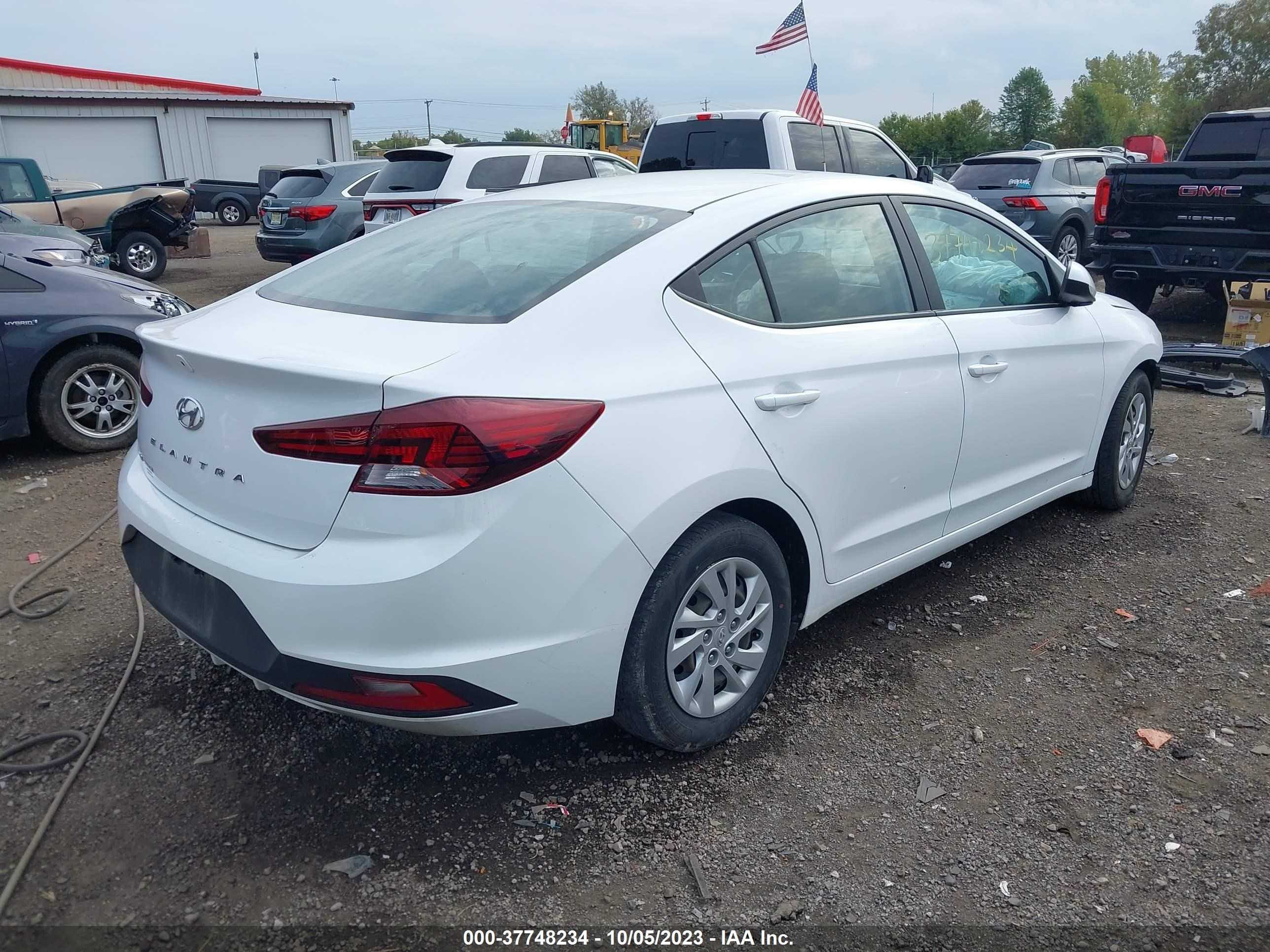 5NPD74LF1KH442022  hyundai elantra 2019 IMG 3