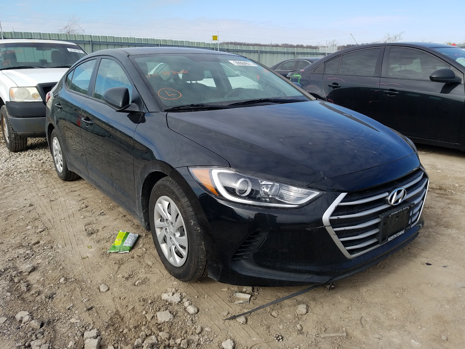 5NPD74LF9JH383610  hyundai  2018 IMG 0