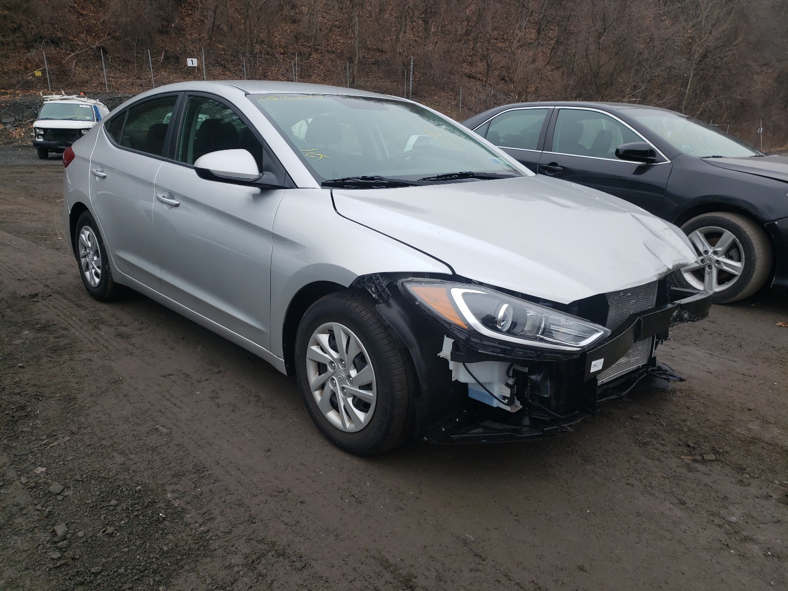 5NPD74LF9JH385860  hyundai  2018 IMG 0