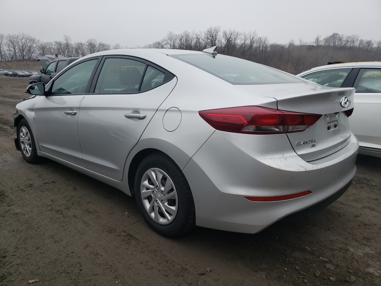 5NPD74LF9JH385860  hyundai  2018 IMG 2