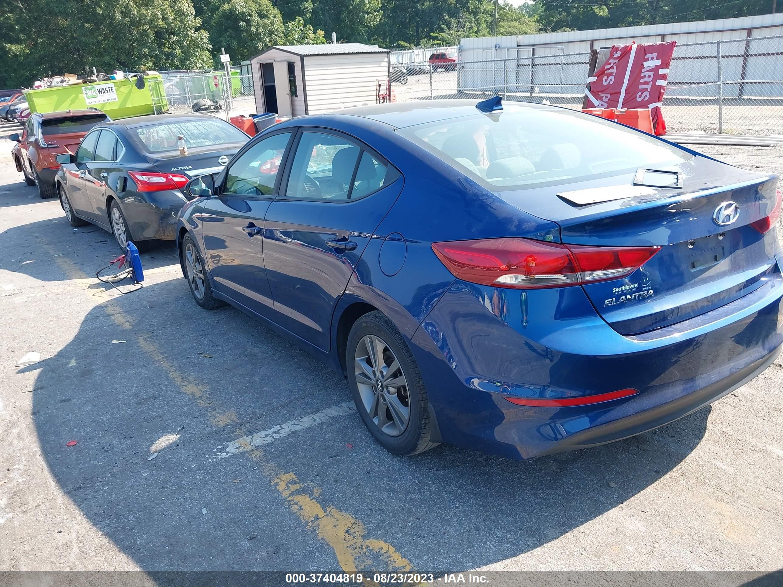 5NPD84LF1JH364627  hyundai elantra 2018 IMG 2