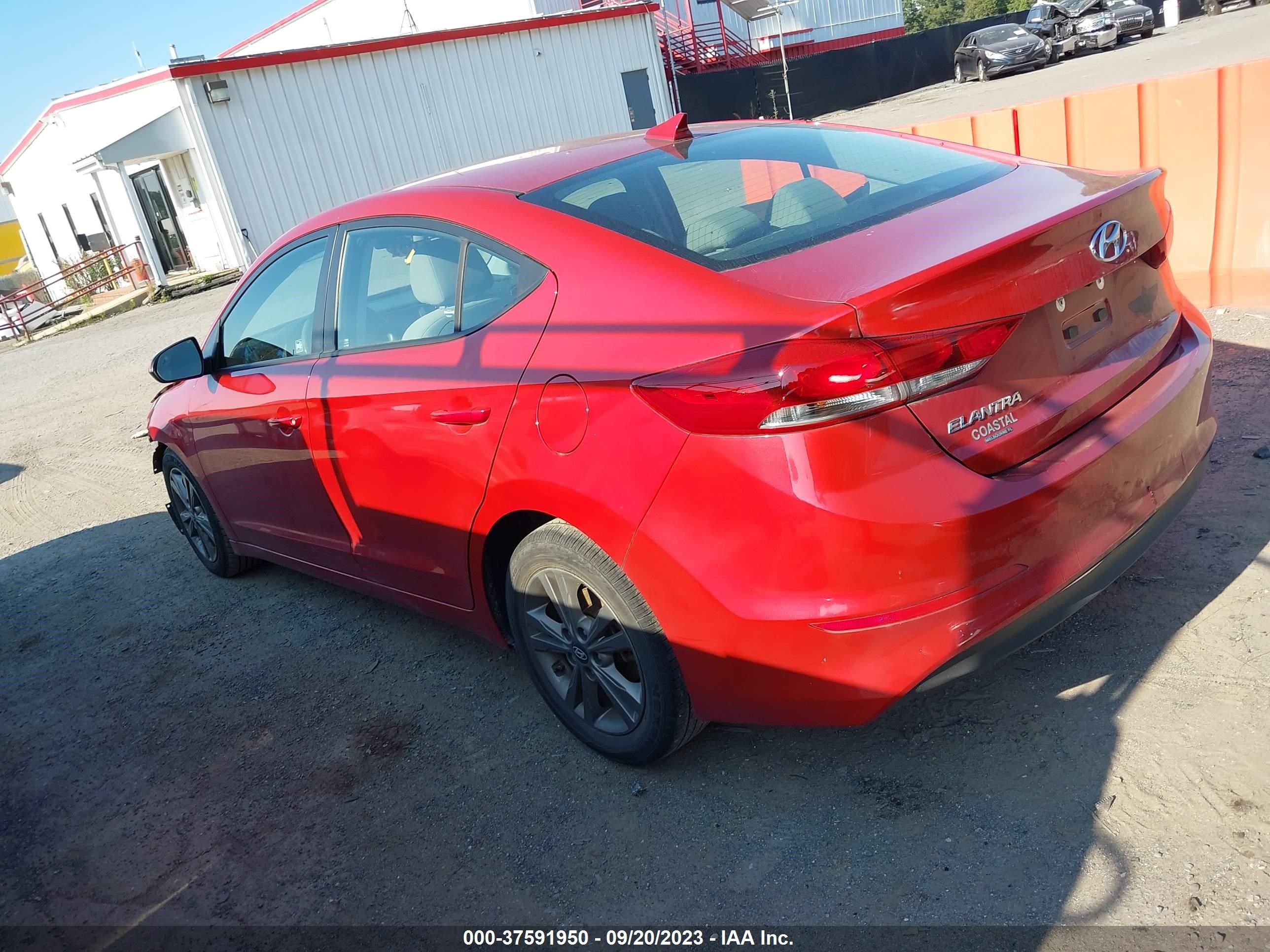 5NPD84LF6JH366759  hyundai elantra 2018 IMG 2