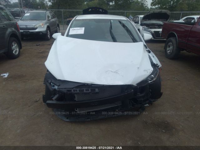 5NPD84LF7JH319773  hyundai elantra 2018 IMG 5