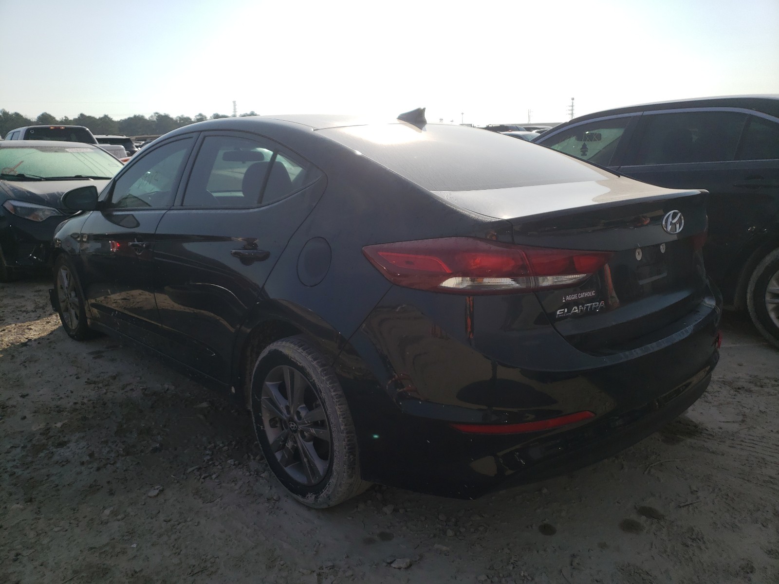 5NPD84LF9JH323789  hyundai  2018 IMG 2