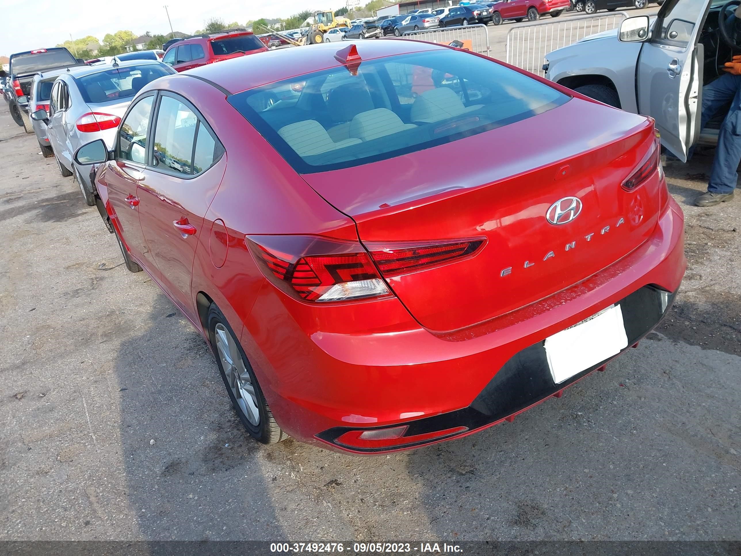 KMHD84LF3KU737184  hyundai elantra 2019 IMG 2