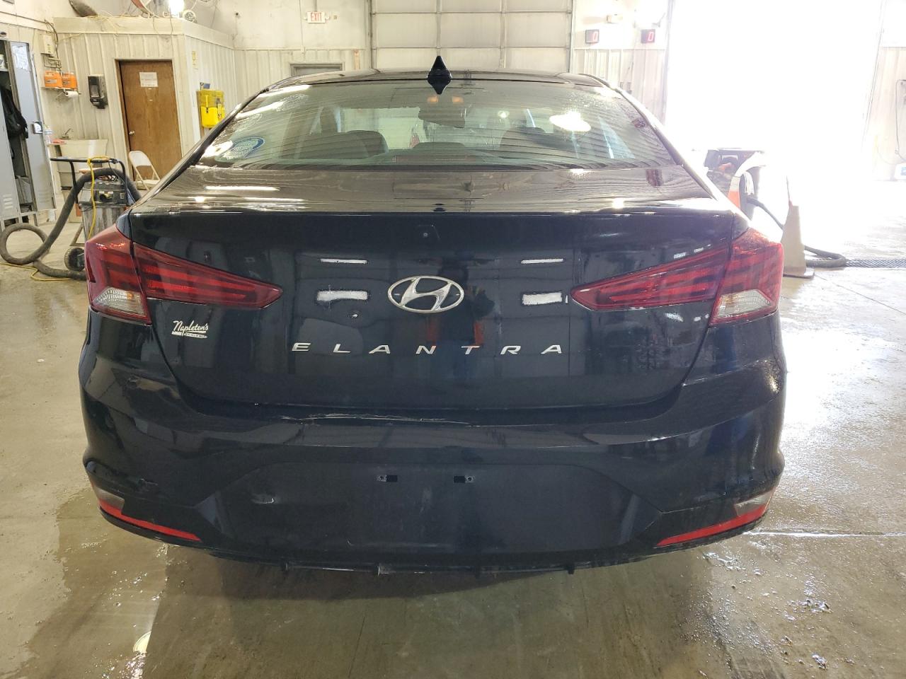 KMHD84LF5LU021212  hyundai elantra 2019 IMG 5