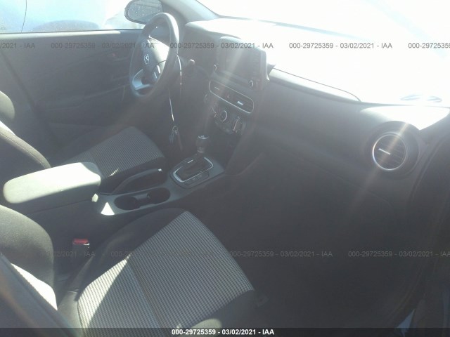 KM8K22AA8JU152622  hyundai kona 2018 IMG 4