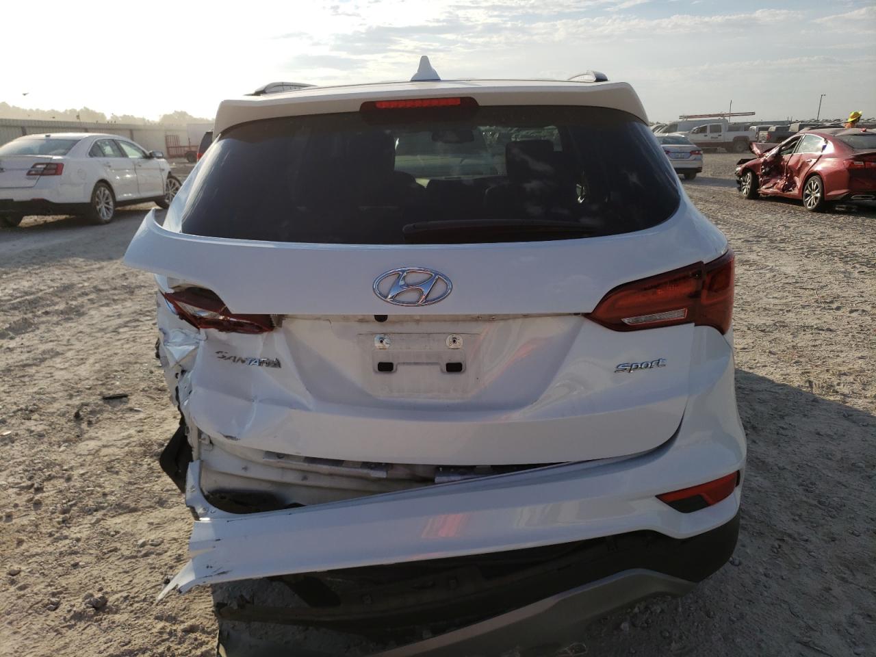 5NMZU3LB2HH005979  hyundai santa fe 2017 IMG 5