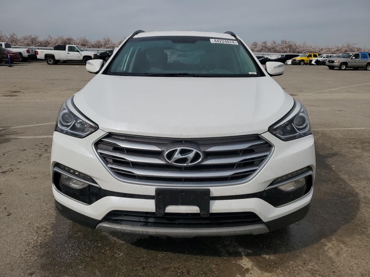 5NMZU3LB4JH088577  hyundai santa fe 2018 IMG 4