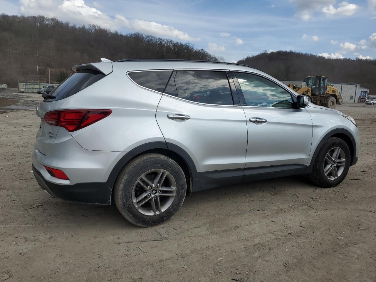 5XYZUDLB5JG542772  hyundai santa fe 2018 IMG 2