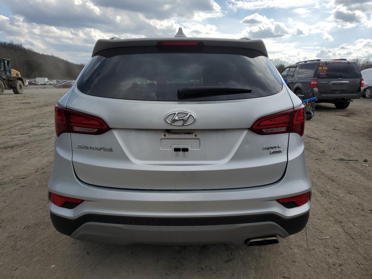 5XYZUDLB5JG542772  hyundai santa fe 2018 IMG 5