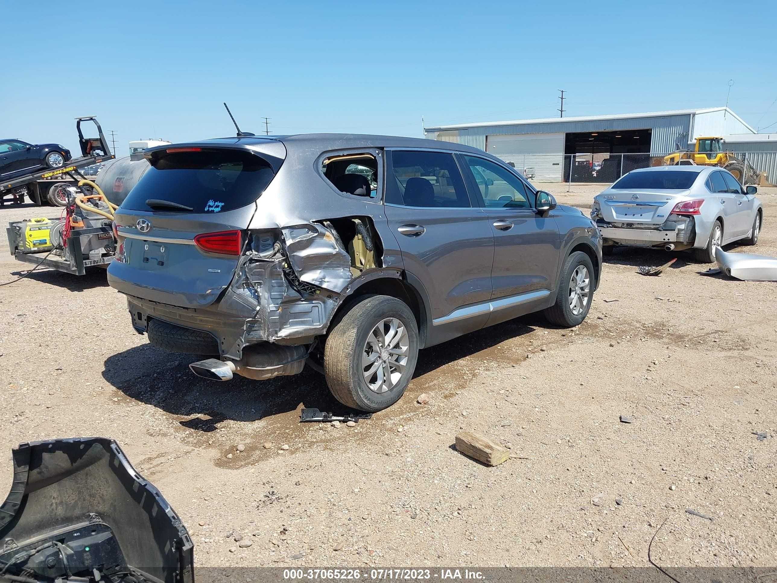 5NMS2CAD8KH120489  hyundai santa fe 2019 IMG 3