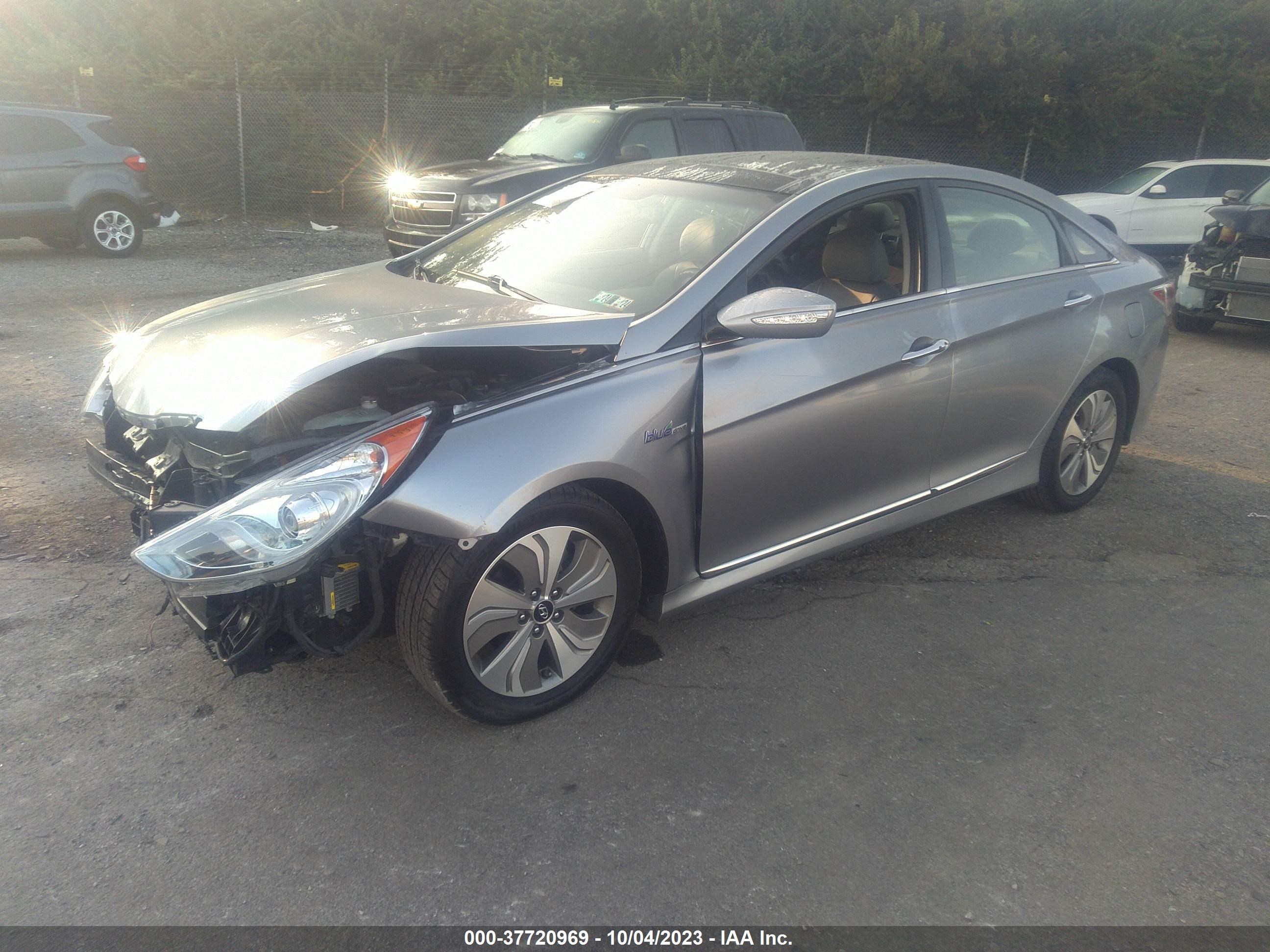 KMHEC4A47FA125890  hyundai sonata 2015 IMG 1