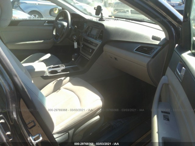 5NPE24AF3FH228015  hyundai sonata 2015 IMG 4