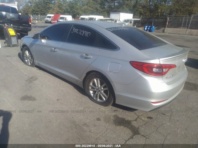 5NPE24AF7HH552796  hyundai sonata 2017 IMG 2