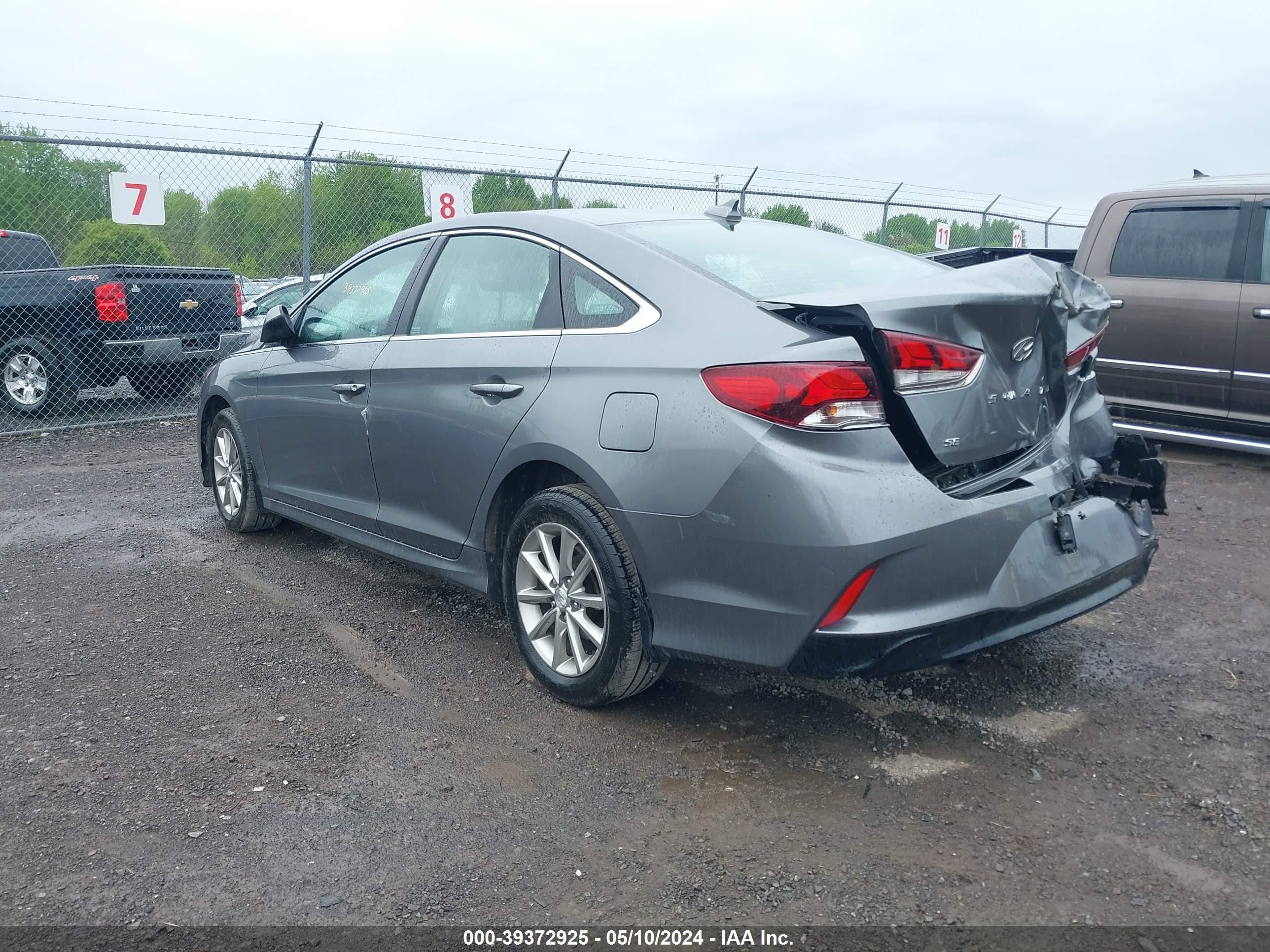 5NPE24AF3JH713506  hyundai sonata 2018 IMG 2