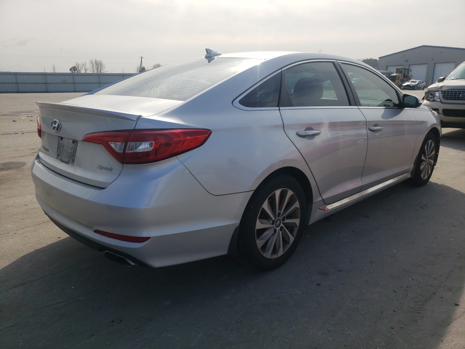 5NPE34AFXFH098893  hyundai sonata spo 2015 IMG 3