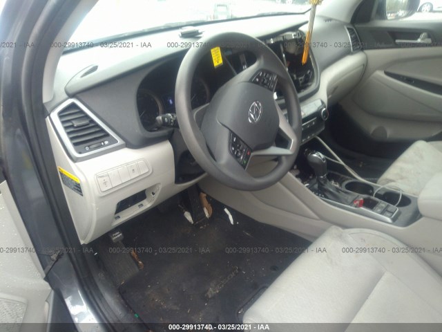 KM8J3CA23HU531884  hyundai tucson 2017 IMG 4