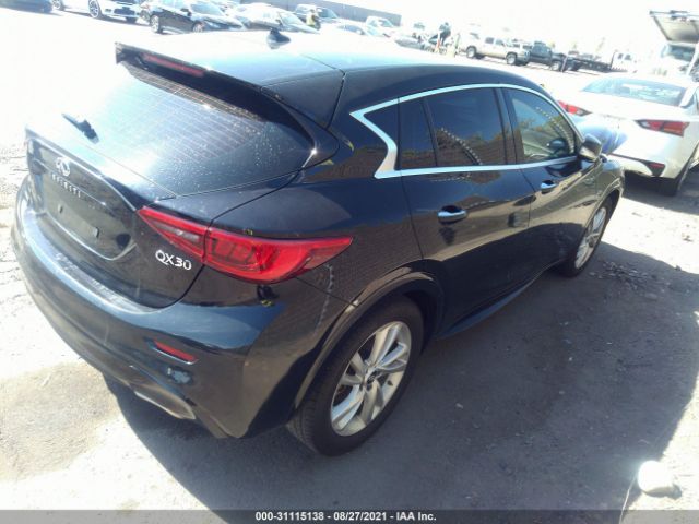 SJKCH5CP7HA032779  infiniti qx30 2017 IMG 3