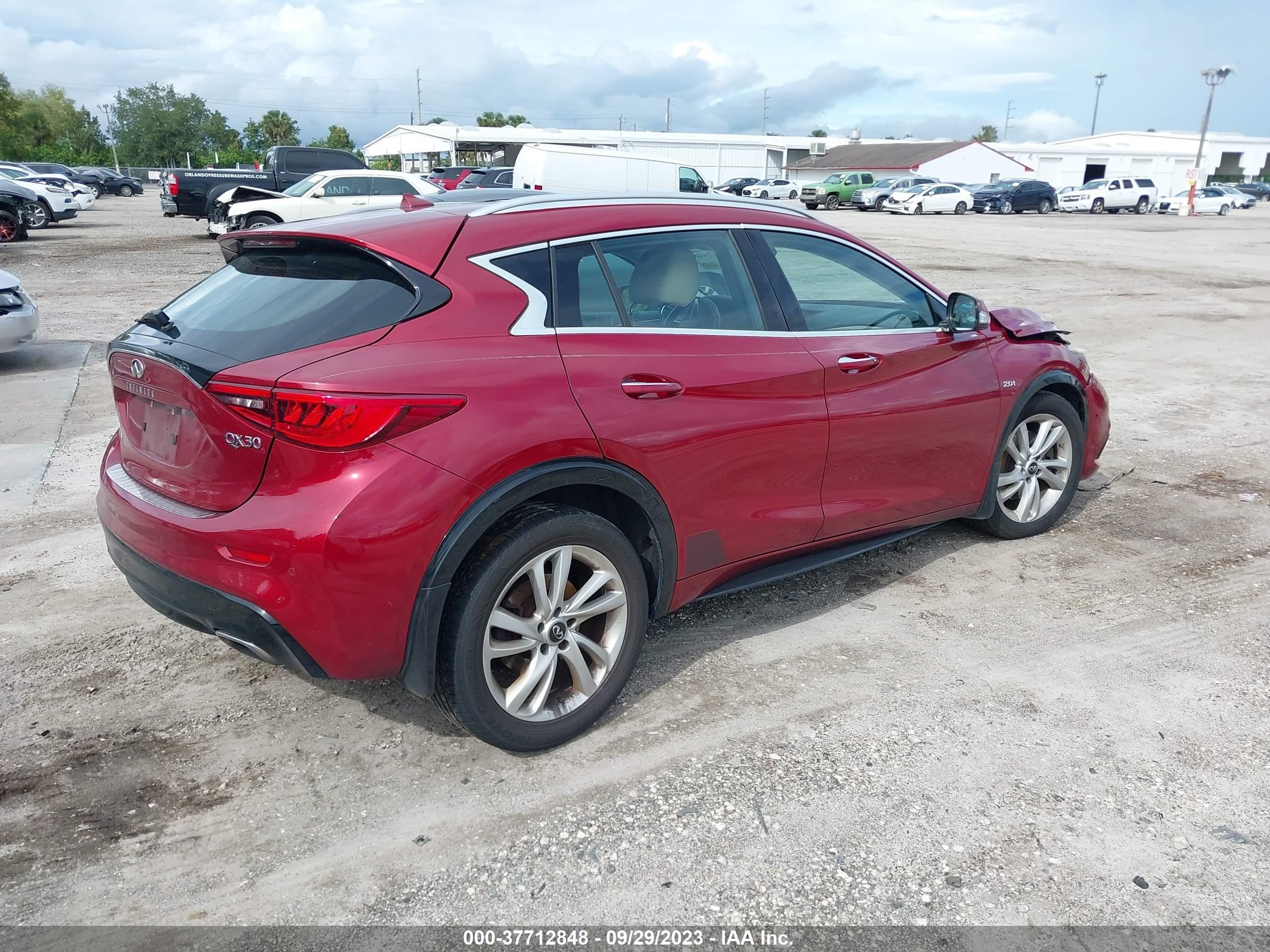 SJKCH5CP2HA018949  infiniti qx30 2017 IMG 3