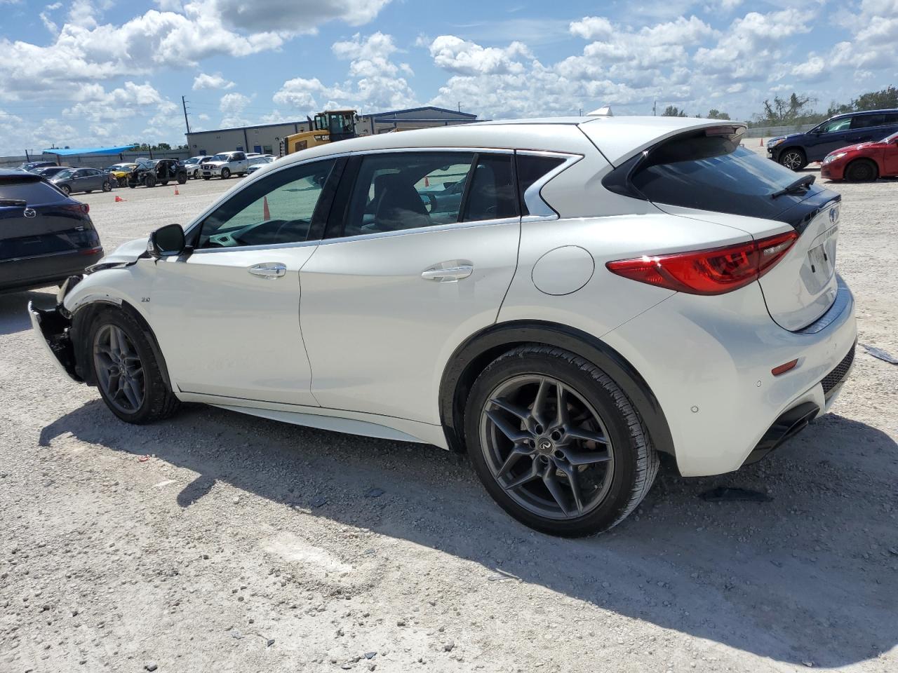 SJKCH5CP5JA043723  infiniti qx30 2018 IMG 1