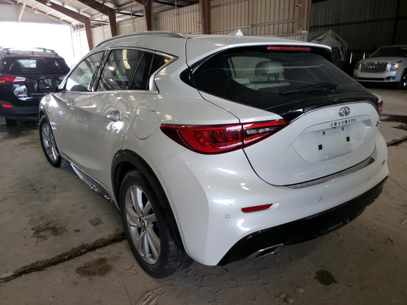 SJKCH5CP1JA040768  infiniti qx30 base 2018 IMG 2