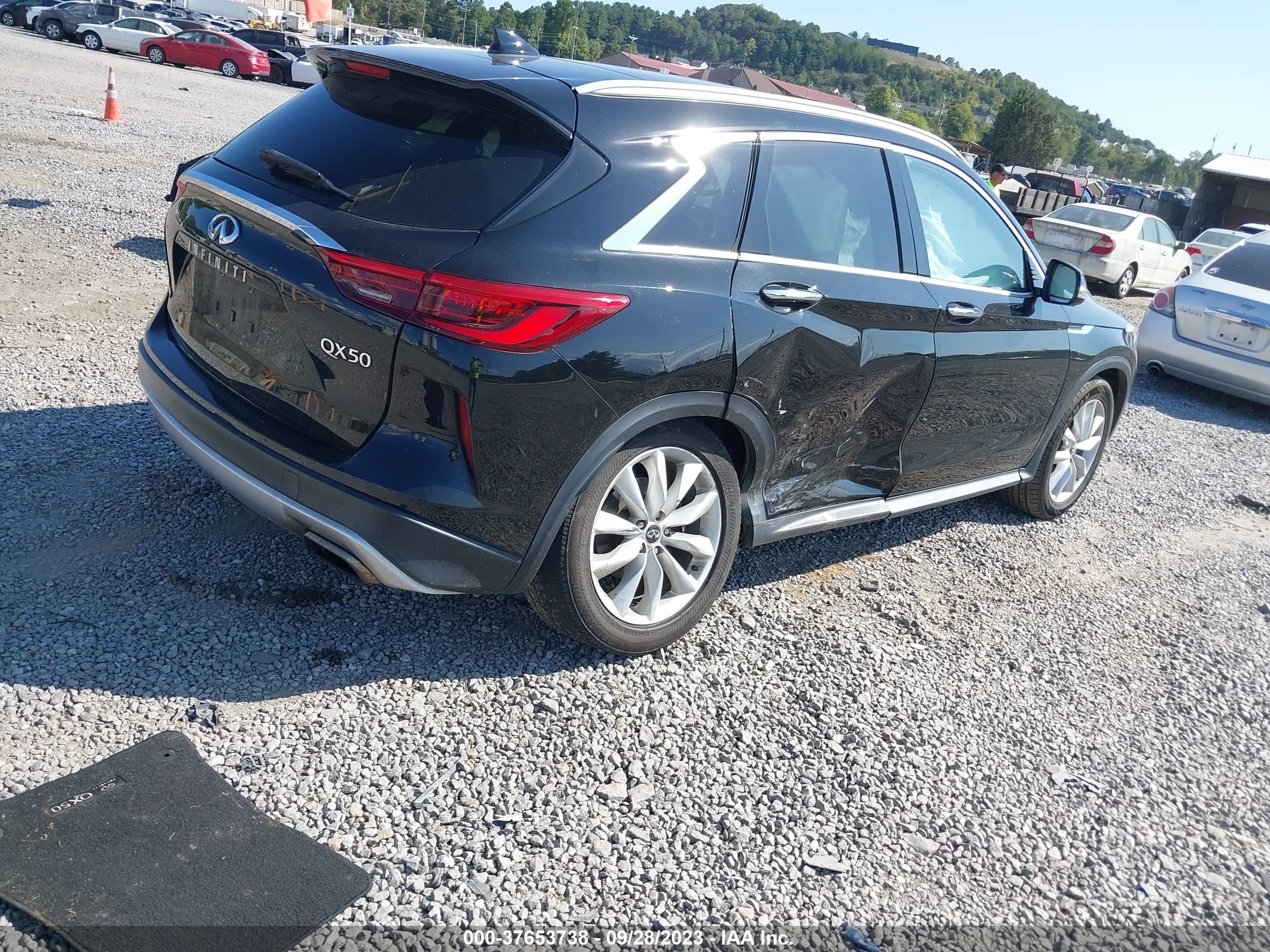 3PCAJ5M30KF104706  infiniti qx50 2019 IMG 3