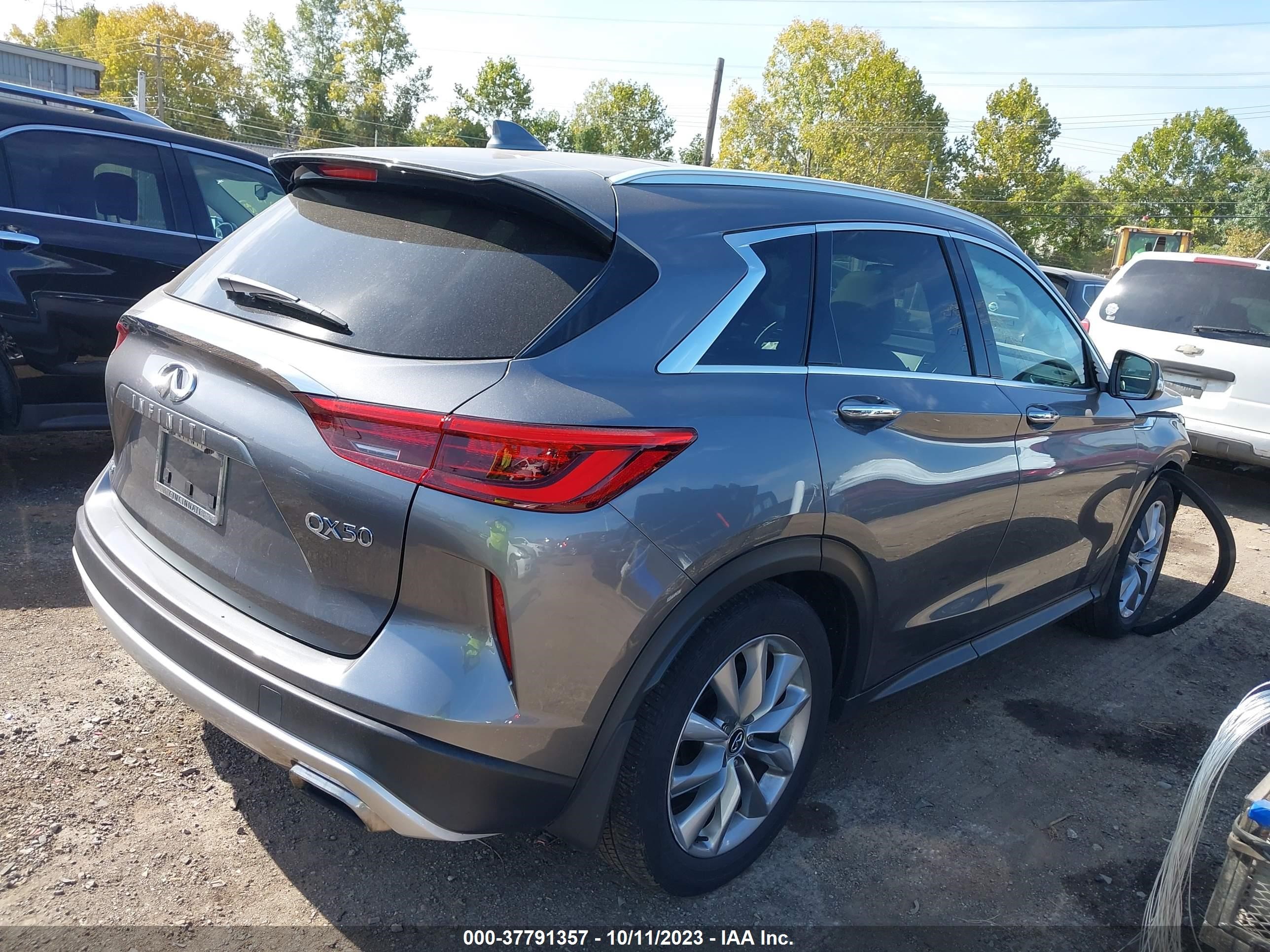 3PCAJ5M36KF137290  infiniti qx50 2019 IMG 3