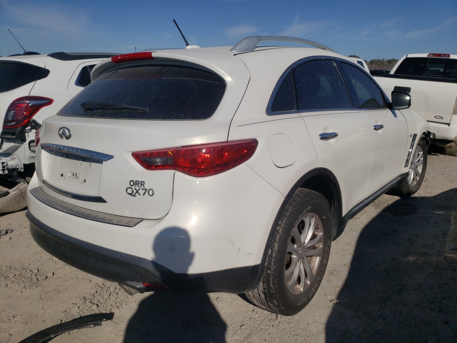 JN8CS1MU9FM381086  infiniti qx70 2015 IMG 3