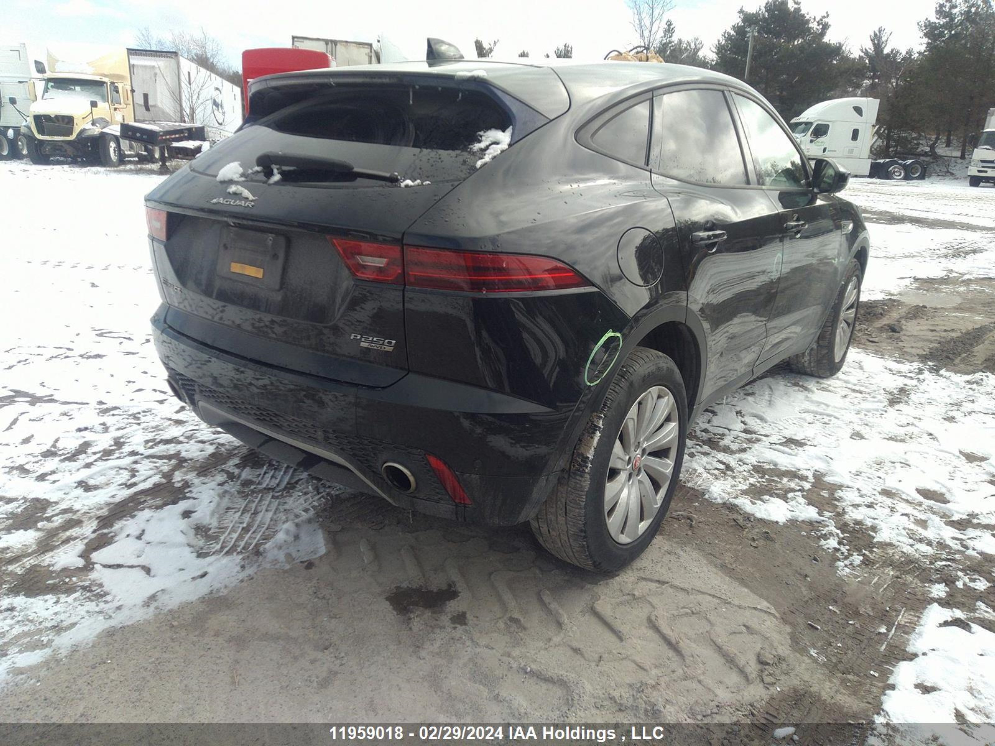 SADFP2FX4J1Z07369  jaguar e-pace 2019 IMG 3