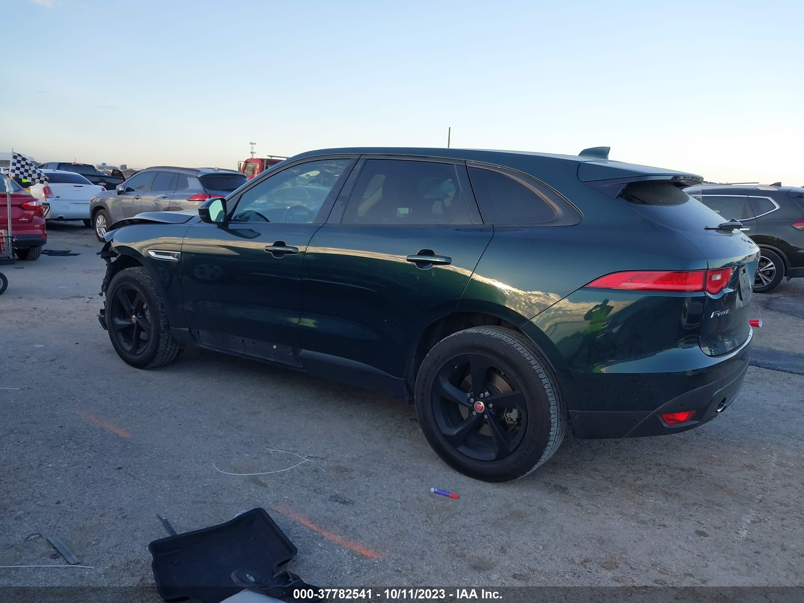 SADCJ2FX5JA271212  jaguar f-pace 2018 IMG 2