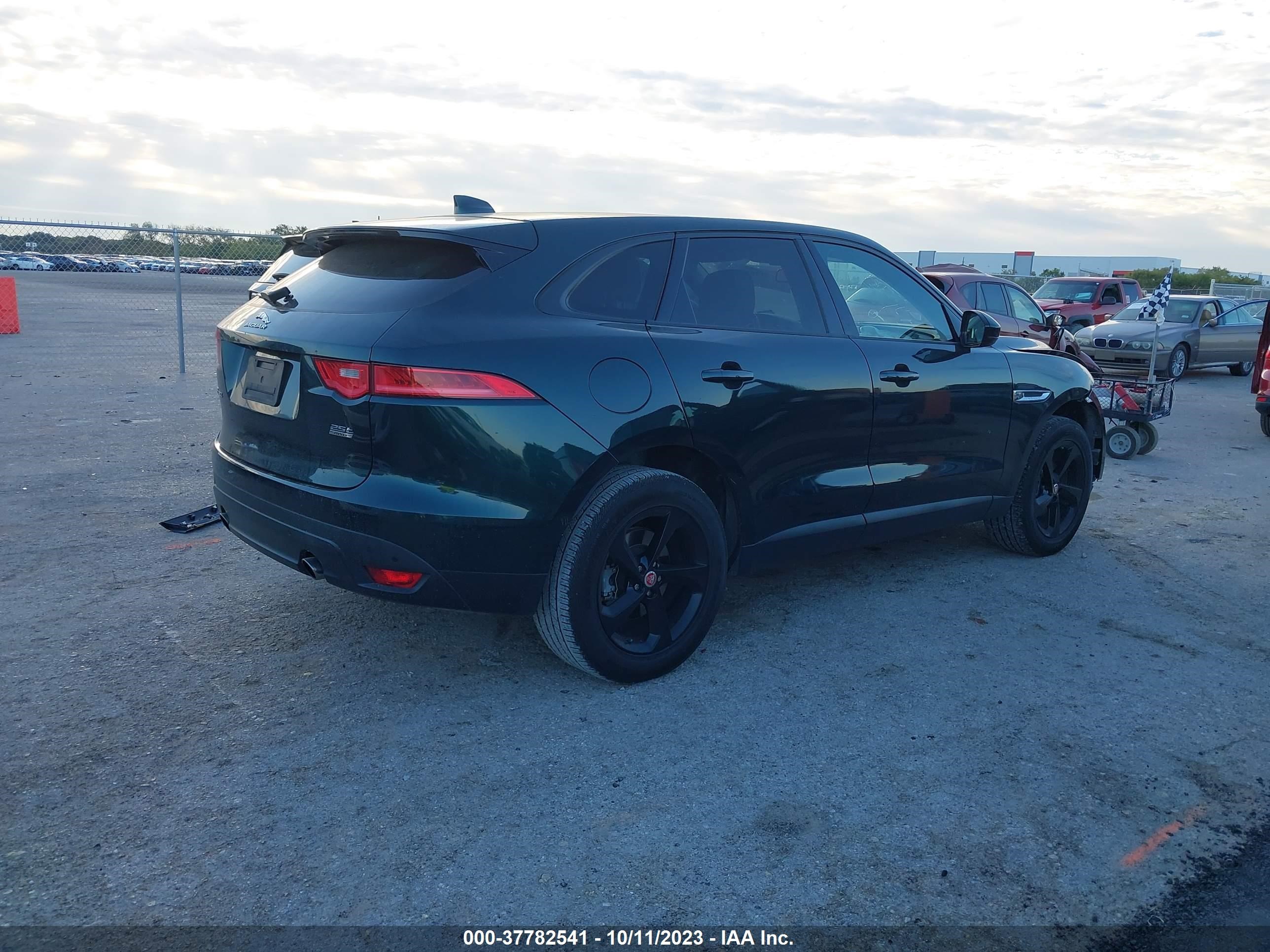 SADCJ2FX5JA271212  jaguar f-pace 2018 IMG 3